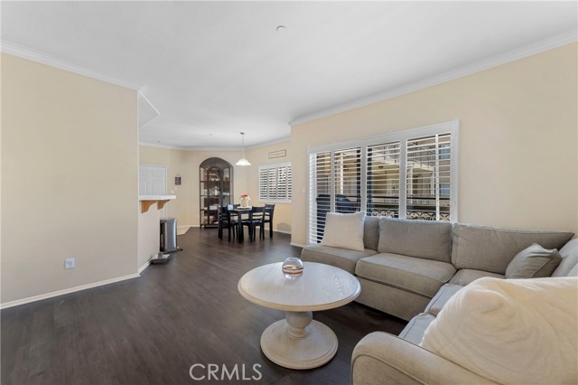 Detail Gallery Image 10 of 30 For 3003 W Riverside Dr #201,  Burbank,  CA 91505 - 2 Beds | 2 Baths