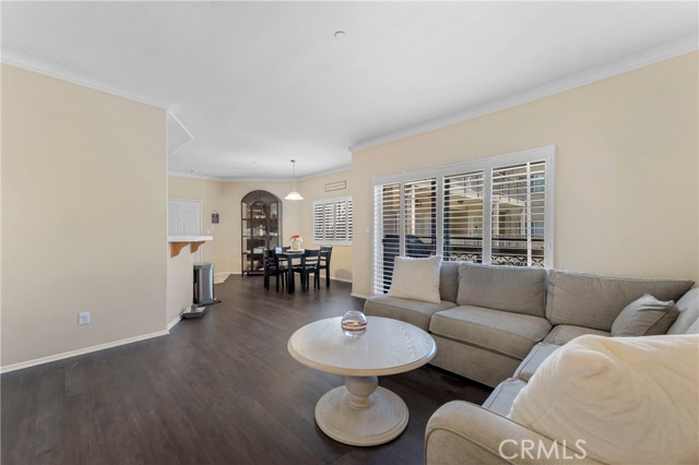 Detail Gallery Image 10 of 30 For 3003 W Riverside Dr #201,  Burbank,  CA 91505 - 2 Beds | 2 Baths