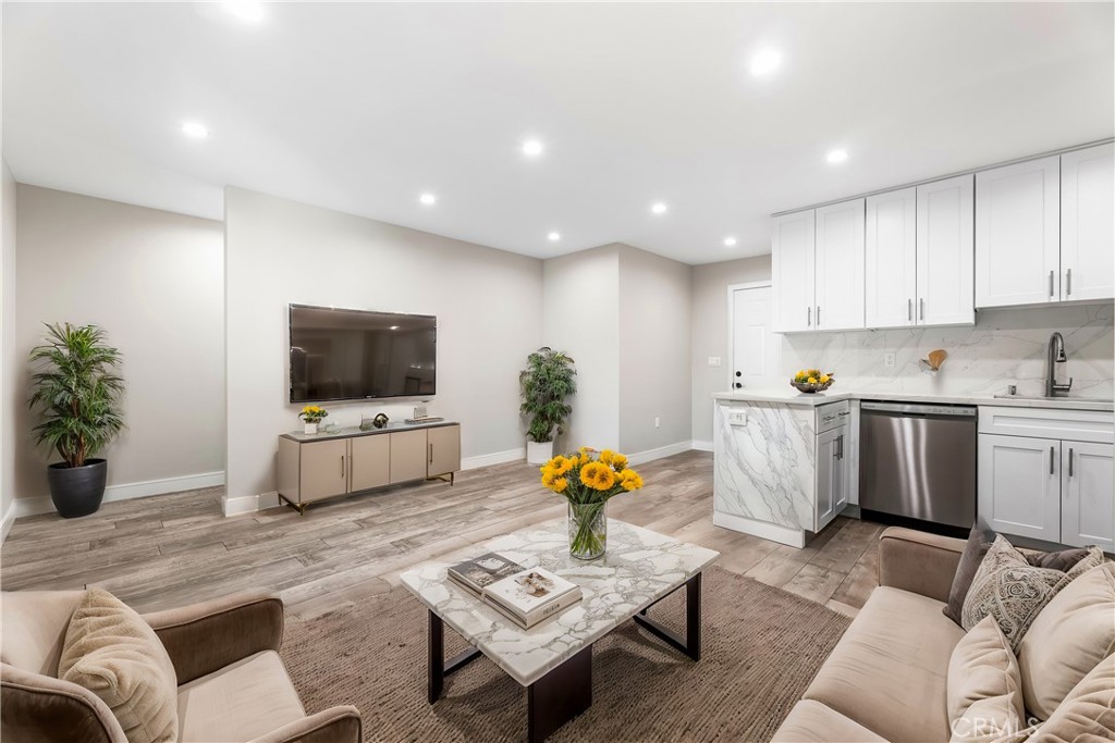 2059 N Vermont #2057 1/2
