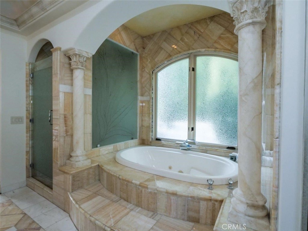 https://media.crmls.org/medias/54b2da8d-1646-43c2-85bd-3aceba8324a8.jpg?preset=X-Large