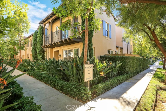 Detail Gallery Image 2 of 42 For 220 Kempton, Irvine,  CA 92620 - 3 Beds | 3 Baths