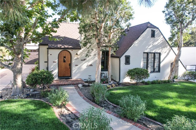 920 Coronado Drive, Glendale CA: https://media.crmls.org/medias/54b35d59-2310-4e3b-8f9c-27ad600aca97.jpg