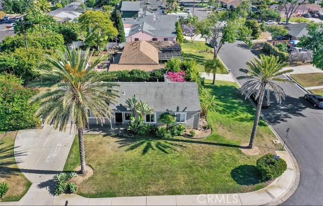 Detail Gallery Image 1 of 20 For 939 Oak St, Costa Mesa,  CA 92627 - 3 Beds | 2 Baths