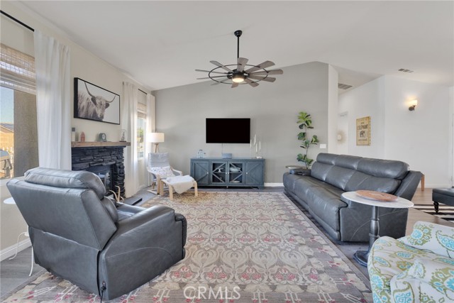 21152 Reliance, Apple Valley CA: https://media.crmls.org/medias/54b390c6-9ee4-4c02-8fa6-81047142525a.jpg