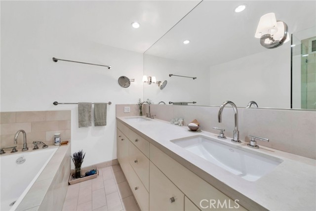 Detail Gallery Image 27 of 37 For 7259 Hillside Ave #102,  Los Angeles,  CA 90046 - 2 Beds | 2 Baths