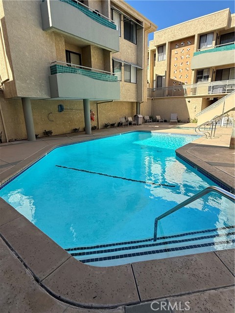 Detail Gallery Image 13 of 20 For 19009 Sherman #16,  Reseda,  CA 91335 - 1 Beds | 1 Baths