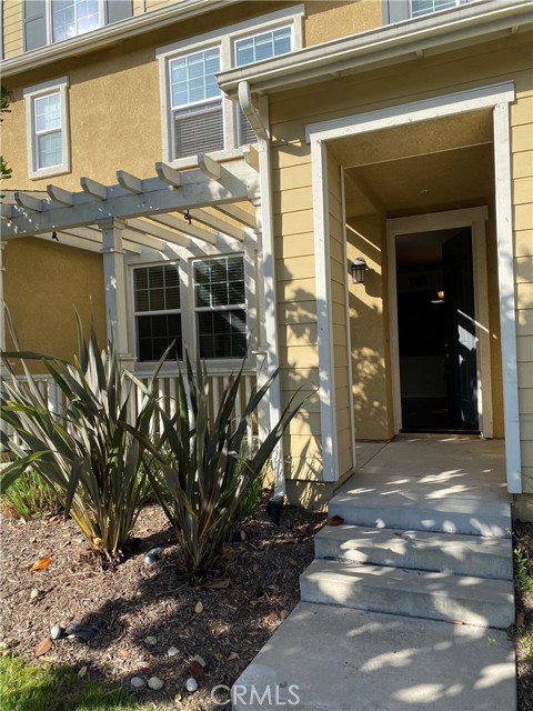 610 Green River Street, Oxnard CA: https://media.crmls.org/medias/54b50979-0f53-4b7b-8d22-742bea79aae6.jpg
