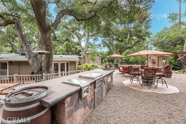 24208 Heritage Lane, Newhall CA: https://media.crmls.org/medias/54b535e7-1396-449d-a697-f69a4496e7bb.jpg