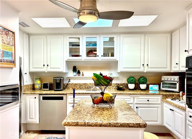 Detail Gallery Image 10 of 11 For 13361 El Dorado Dr., M8-201a, Seal Beach,  CA 90740 - 2 Beds | 1 Baths