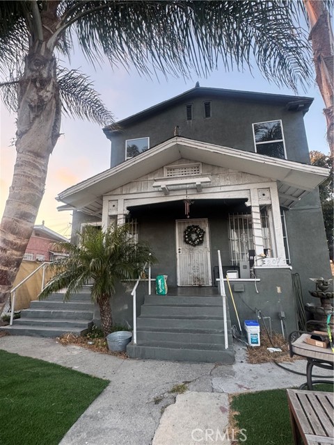 Detail Gallery Image 1 of 11 For 207 W 85th Pl, Los Angeles,  CA 90003 - 5 Beds | 2 Baths