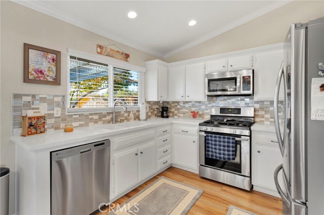 Detail Gallery Image 14 of 54 For 12718 Triple Tree Ter, Victorville,  CA 92392 - 3 Beds | 2 Baths