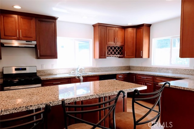 19100 Bessemer Street, Tarzana CA: https://media.crmls.org/medias/54b606d9-5828-41e9-9618-e6da792f0a38.jpg