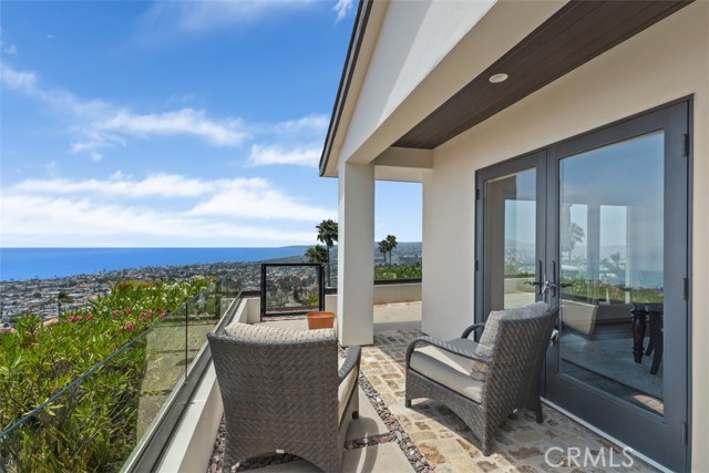 413 E Avenida Cordoba, San Clemente CA: https://media.crmls.org/medias/54b69480-0bd5-4c02-8567-9593b30856fb.jpg