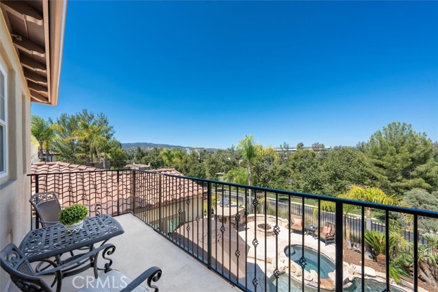 24816 Los Altos Drive, Valencia CA: https://media.crmls.org/medias/54b6a102-8107-4b66-8b33-7b1e017dbe4d.jpg