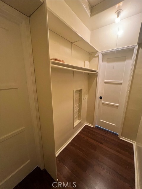 Detail Gallery Image 33 of 38 For 1933 S Corning St, Los Angeles,  CA 90034 - 2 Beds | 1 Baths