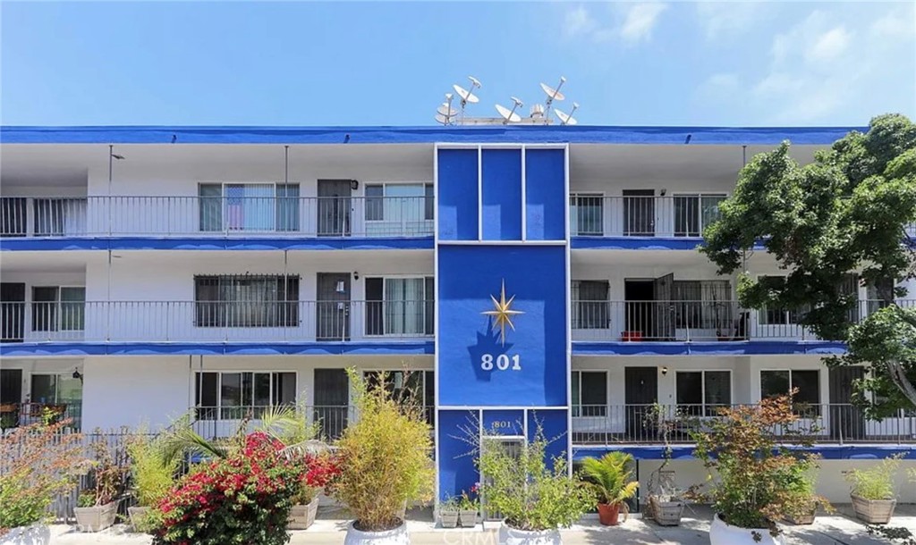 801 E 1st Street #9