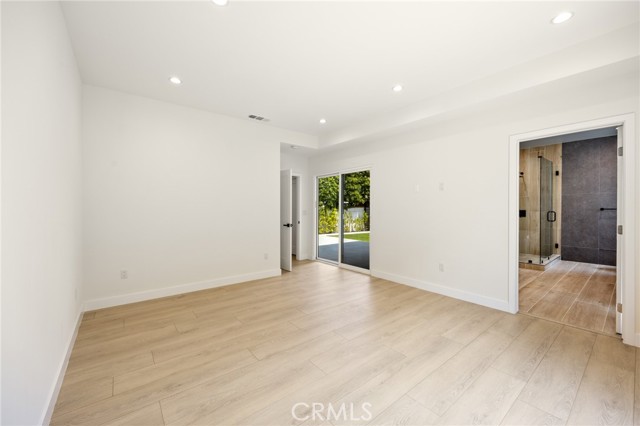 914 N Catalina Street, Burbank CA: https://media.crmls.org/medias/54b762e6-1b66-43cd-89f2-a0ad810f75a3.jpg