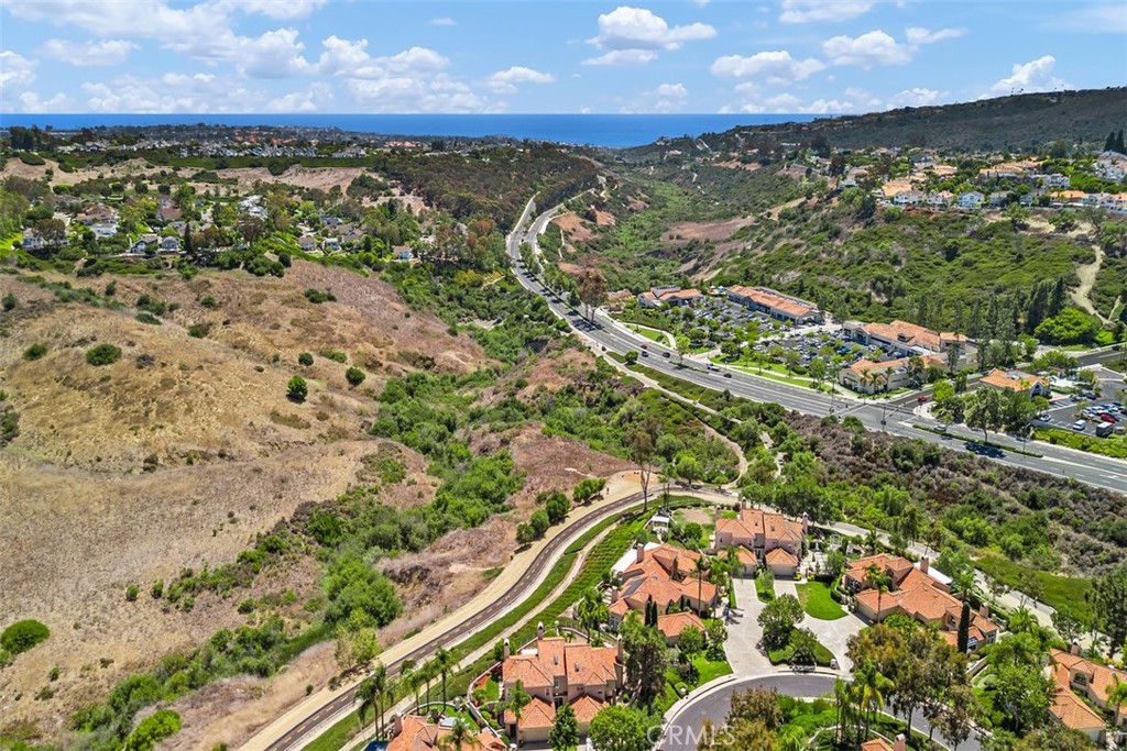 54b7e76f 7000 4f87 B6f4 5d83e2c9f75c