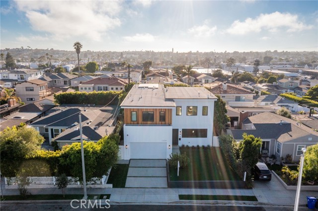 1209 Meadows Avenue, Manhattan Beach, California 90266, 5 Bedrooms Bedrooms, ,5 BathroomsBathrooms,Residential,Sold,Meadows,SB23147592