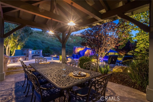 17138 Hickory Ridge Court, Canyon Country CA: https://media.crmls.org/medias/54b891e8-1ac0-4b8f-81e7-554aa5dd3c69.jpg