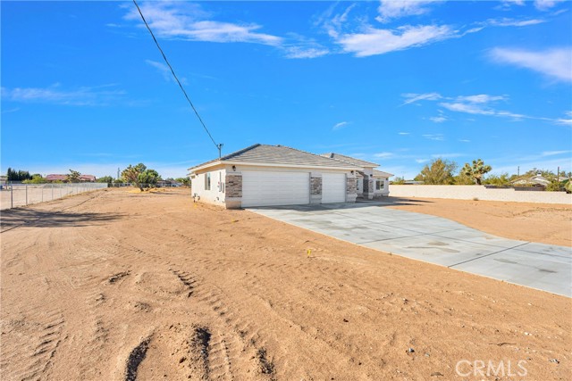 Detail Gallery Image 9 of 51 For 9028 8th Ave, Hesperia,  CA 92345 - 4 Beds | 2/1 Baths