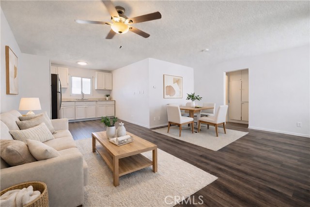 Detail Gallery Image 3 of 16 For 685 E Vista Chino #G,  Palm Springs,  CA 92262 - 0 Beds | 1 Baths