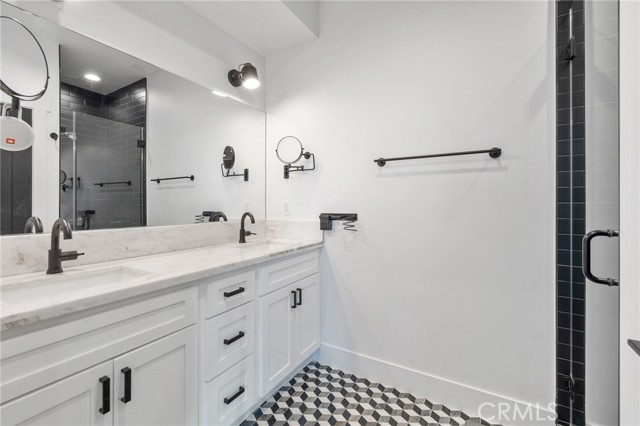 Detail Gallery Image 24 of 45 For 11324 W Raitt Ln, North Hollywood,  CA 91606 - 3 Beds | 4 Baths