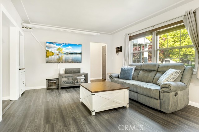 6507 Gentry Avenue, North Hollywood CA: https://media.crmls.org/medias/54b97a50-c92e-4e08-bc1a-cb0235884273.jpg