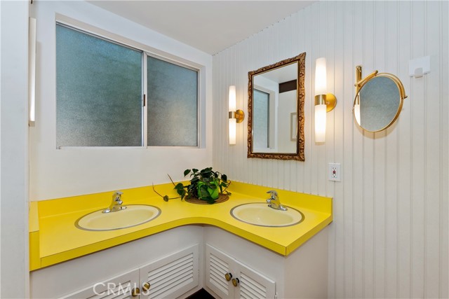 27280 Peninsula Drive, Lake Arrowhead CA: https://media.crmls.org/medias/54ba6943-8e47-4fb0-b6ef-d5b82445e6b4.jpg