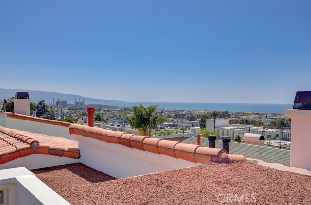 911 15th Street, Hermosa Beach, California 90254, 4 Bedrooms Bedrooms, ,3 BathroomsBathrooms,Residential,Sold,15th,SB21196642