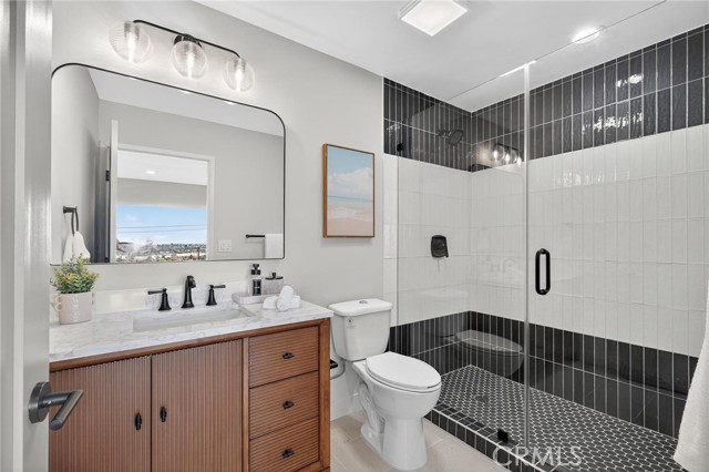 Detail Gallery Image 40 of 61 For 221 via Los Miradores, Redondo Beach,  CA 90277 - 4 Beds | 3/1 Baths