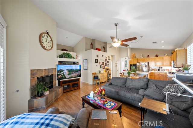 23785 Corte Carrio, Murrieta CA: https://media.crmls.org/medias/54bacdc5-a63c-497f-b15d-b1838dbabddc.jpg