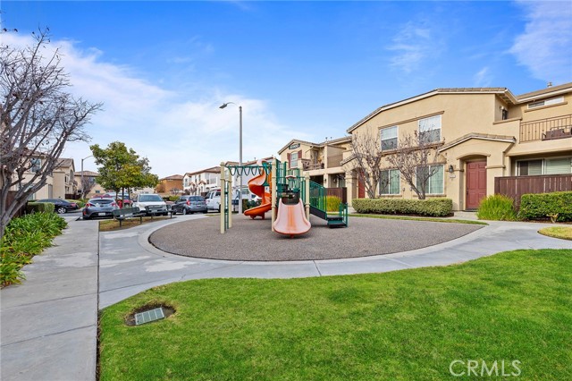 Image 33 of 37 For 41945 Davenport Way D