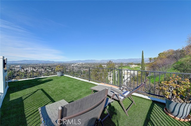 Detail Gallery Image 6 of 44 For 3952 Oakfield Dr, Sherman Oaks,  CA 91423 - 5 Beds | 4/1 Baths