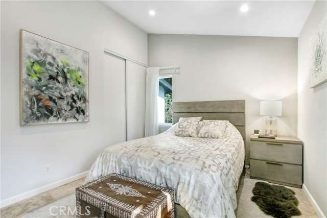 20200 Clark Street, Woodland Hills CA: https://media.crmls.org/medias/54bc9d78-6558-4cb8-b1ac-de10520f58e6.jpg
