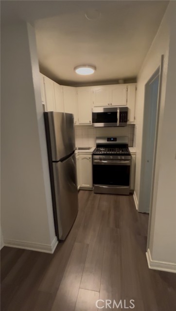1036 S Normandie Avenue, Los Angeles CA: https://media.crmls.org/medias/54bd6f73-be68-4c10-b3e6-f9e2438a2aca.jpg