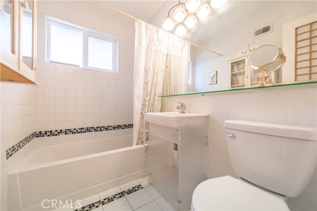 Detail Gallery Image 13 of 15 For 334 E Bluebell Pl, Anaheim,  CA 92802 - 3 Beds | 2 Baths