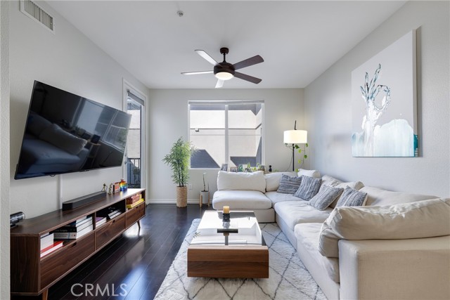 Detail Gallery Image 10 of 25 For 1801 E Katella #4042,  Anaheim,  CA 92805 - 1 Beds | 1 Baths