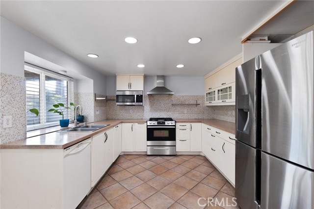 Detail Gallery Image 8 of 46 For 1791 Greenview, Corona,  CA 92878 - 4 Beds | 3 Baths