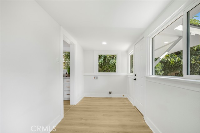 1270 W 19th Street, Long Beach CA: https://media.crmls.org/medias/54bf3ffc-c9a3-453b-a1c9-61ce9cc08949.jpg