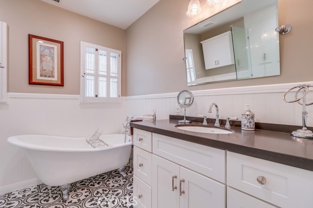 3952 Gaviota Avenue, Long Beach CA: https://media.crmls.org/medias/54bf4a34-f6bc-46af-9c50-17f1c0d6b7d0.jpg