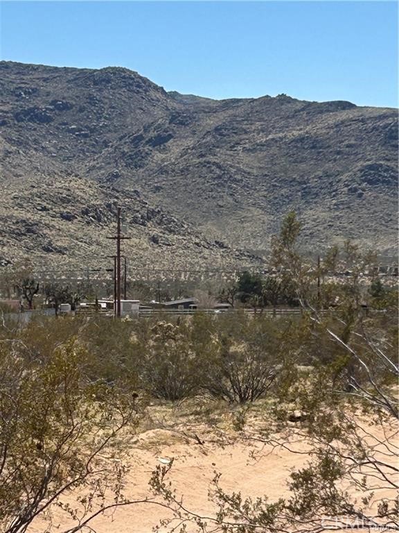 Detail Gallery Image 5 of 11 For 2 Fairview Valley Rd, Apple Valley,  CA 92307 - – Beds | – Baths