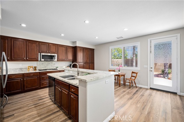 Detail Gallery Image 9 of 33 For 28264 Spring Creek Way, Menifee,  CA 92585 - 4 Beds | 3 Baths