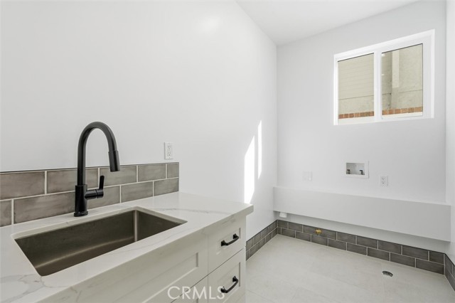 Detail Gallery Image 40 of 45 For 617 N Irena Ave #C,  Redondo Beach,  CA 90277 - 5 Beds | 3/1 Baths