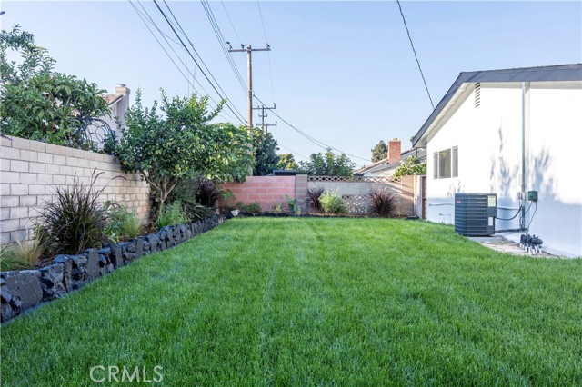 Detail Gallery Image 46 of 55 For 15271 Yorkshire Ln, Huntington Beach,  CA 92647 - 3 Beds | 2 Baths