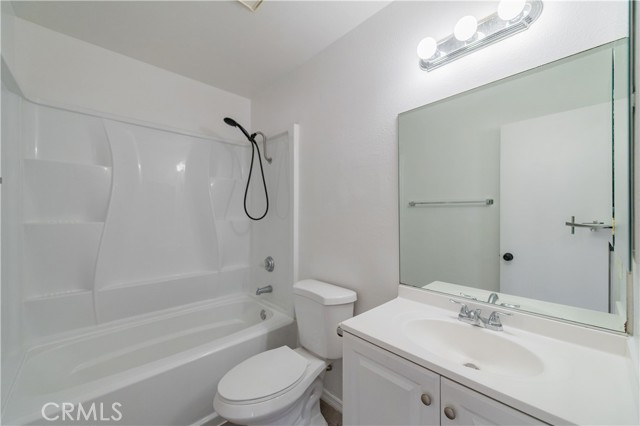 16518 Avalon Avenue, Victorville CA: https://media.crmls.org/medias/54c0beb5-fee4-474c-901e-30ed3aea9a59.jpg