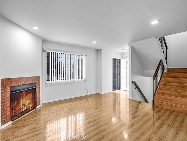 Detail Gallery Image 4 of 25 For 1708 S 6th #6,  Alhambra,  CA 91803 - 3 Beds | 3 Baths