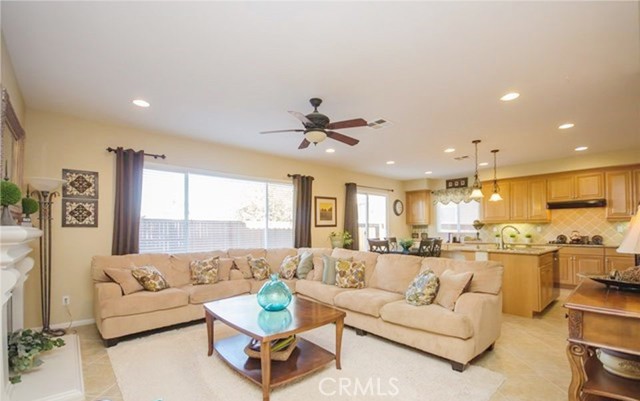 Detail Gallery Image 8 of 19 For 33864 Pegase, Temecula,  CA 92592 - 5 Beds | 2/1 Baths