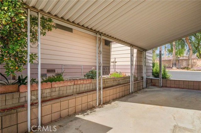 2692 Highland Avenue, Highland CA: https://media.crmls.org/medias/54c128d5-6edc-4771-a0d7-b41bc438f2cf.jpg
