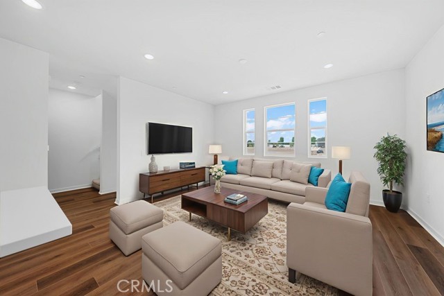 Detail Gallery Image 7 of 26 For 557 via Vallarta, Camarillo,  CA 93012 - 3 Beds | 2/2 Baths